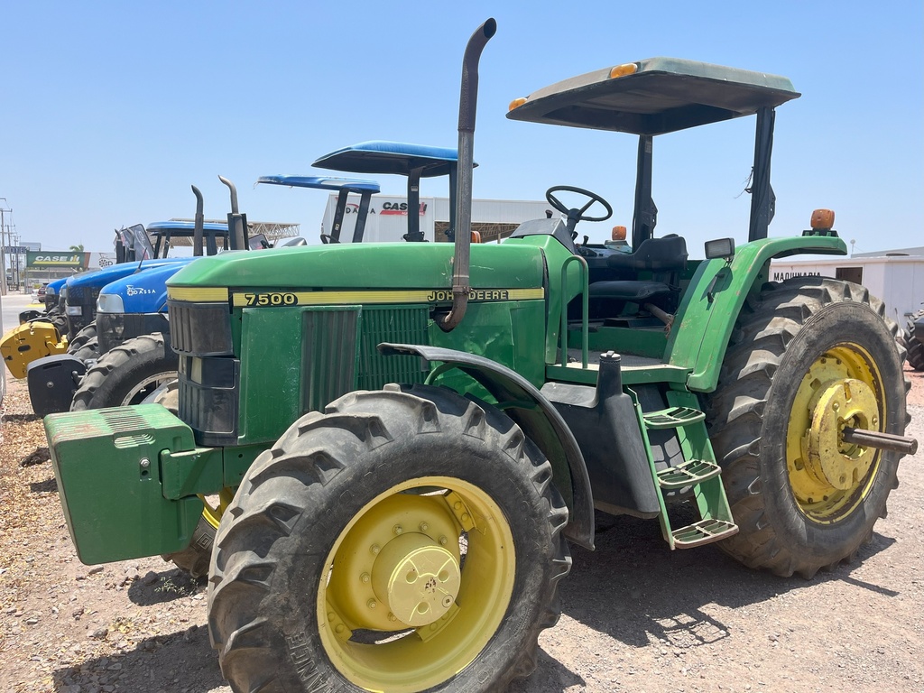 JOHN DEERE 7500 4WD ROPS DR SEMINUEVO
