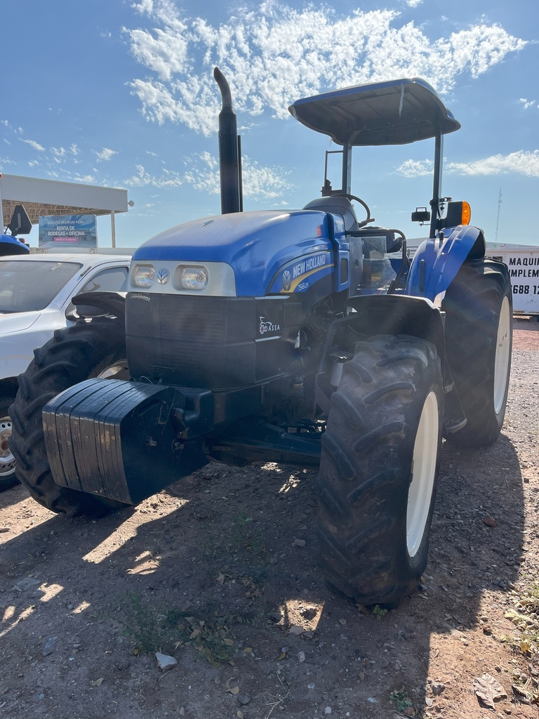 TS6.125 4WD 8X8 MS ROPS SEMINUEVO AÑO 2015 FRENTE