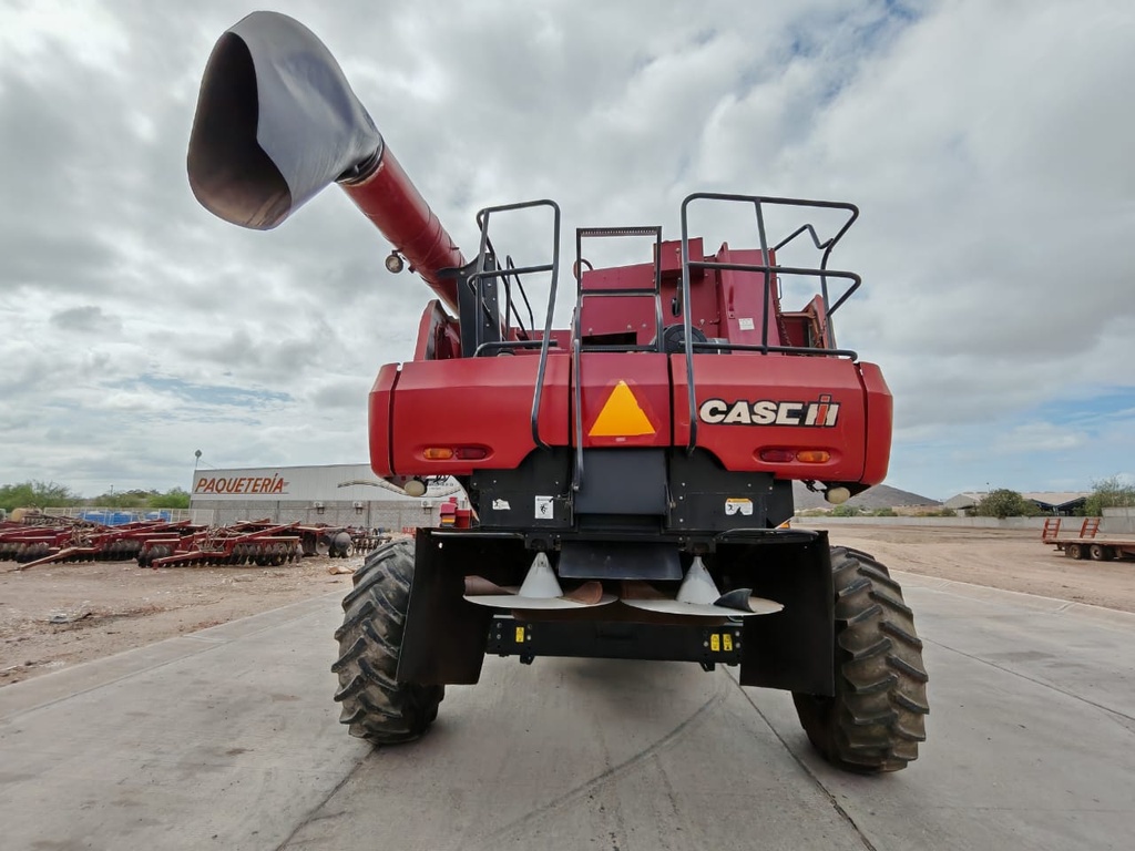 7088 COMBINADA CASE IH (SEMINUEVA)