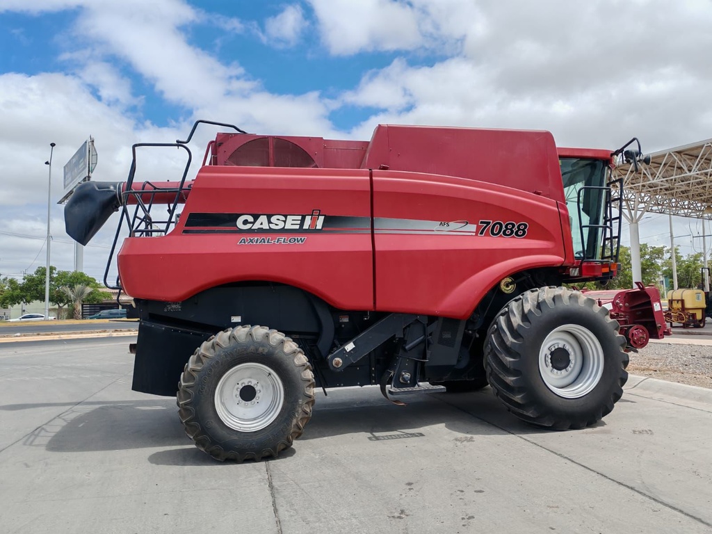 7088 COMBINADA CASE IH (SEMINUEVA)