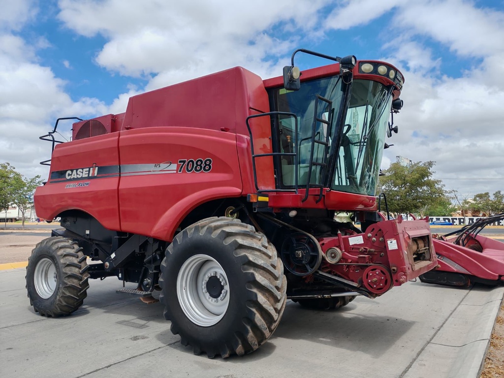 7088 COMBINADA CASE IH (SEMINUEVA)